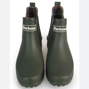 NWT Barbour boots